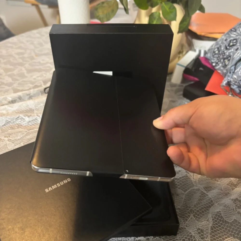 Samsung Galaxy ZFold 5 cream -unlocked 256 GB